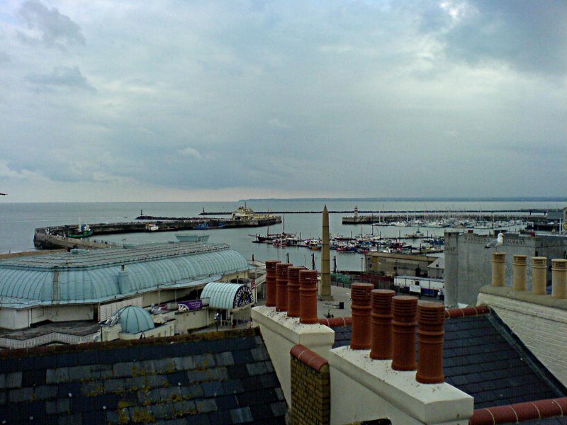 Datei:Ramsgate hafen von oben.jpg
