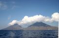Die Insel Salina mit den markanten Zwillingsvulkanen