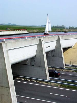 Akkrum aequaduct v02.jpg