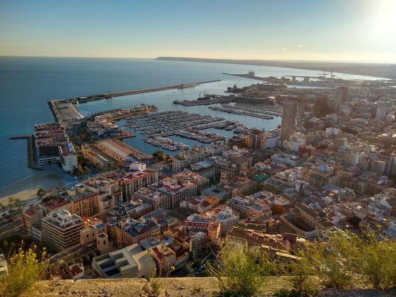 Datei:Alicante-from-castle.jpg