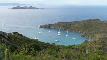 Anse Colombier, St.Bartelemy - im Hintergrund Ile Fourche und St. Martin gut zu erkennen - Quelle: Martin Kalus - http://sailintensive.com