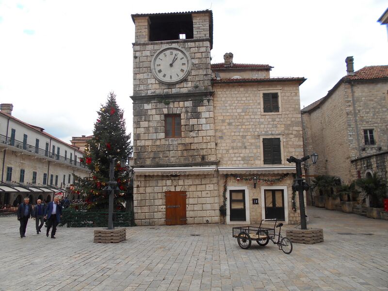Datei:ClockTower Kotor.JPG