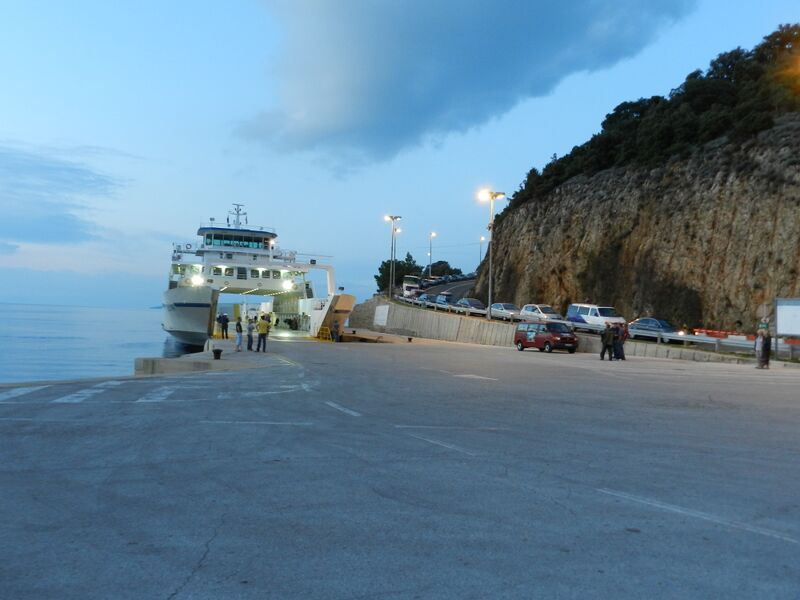 Datei:Cres Faehre Merag.jpg