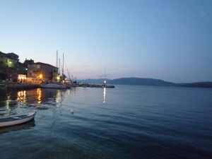 Cres Valun NAcht.JPG