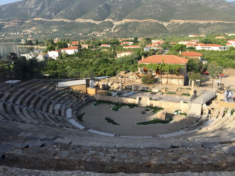 Datei:Epidauros kleines Theater.JPG