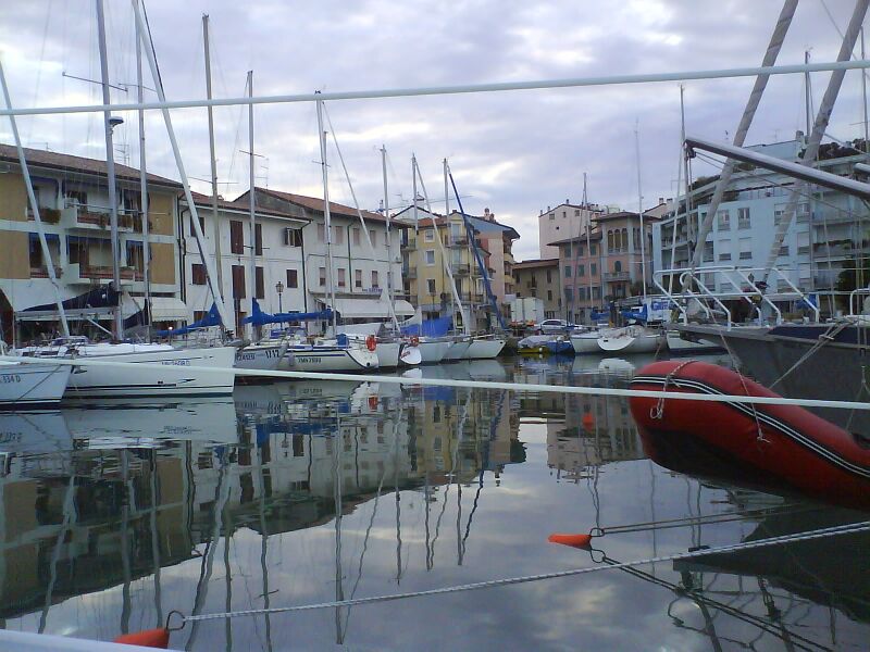 Datei:Grado stadthafen kanaleinfahrt.JPG