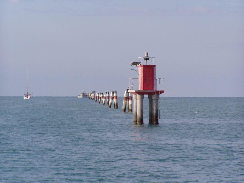 Datei:Grado stadthafen kanaleinfahrt4.JPG