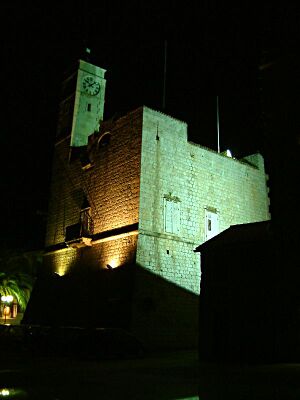 Komiza bei nacht.jpg