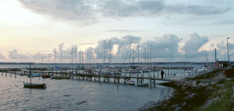 Datei:Lyo marina complete.jpg