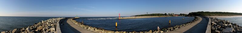 Datei:Mrzezyno Seaport breakwater 2008-09.jpg