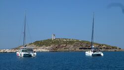 Blick auf die kleine Nisis Apollonos