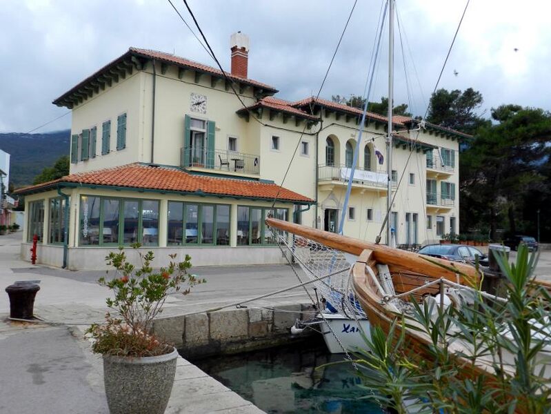 Datei:Nerezine Hotel Televrin.jpg