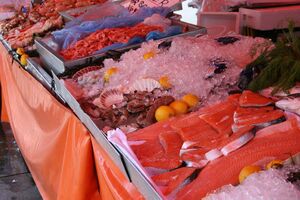 Norwegen - Bergen - Auslagen am Fischmarkt.jpg