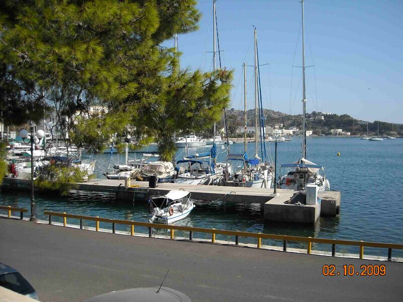 Datei:Ormos Lakki Pier.jpg