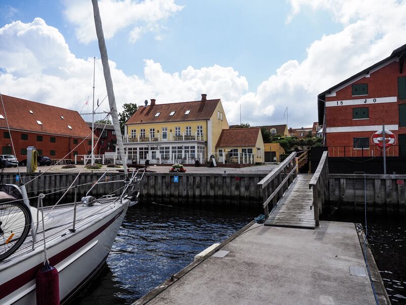 Datei:Praestö landseitig.jpg