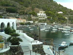 Ustica Hafen Nordteil.jpg